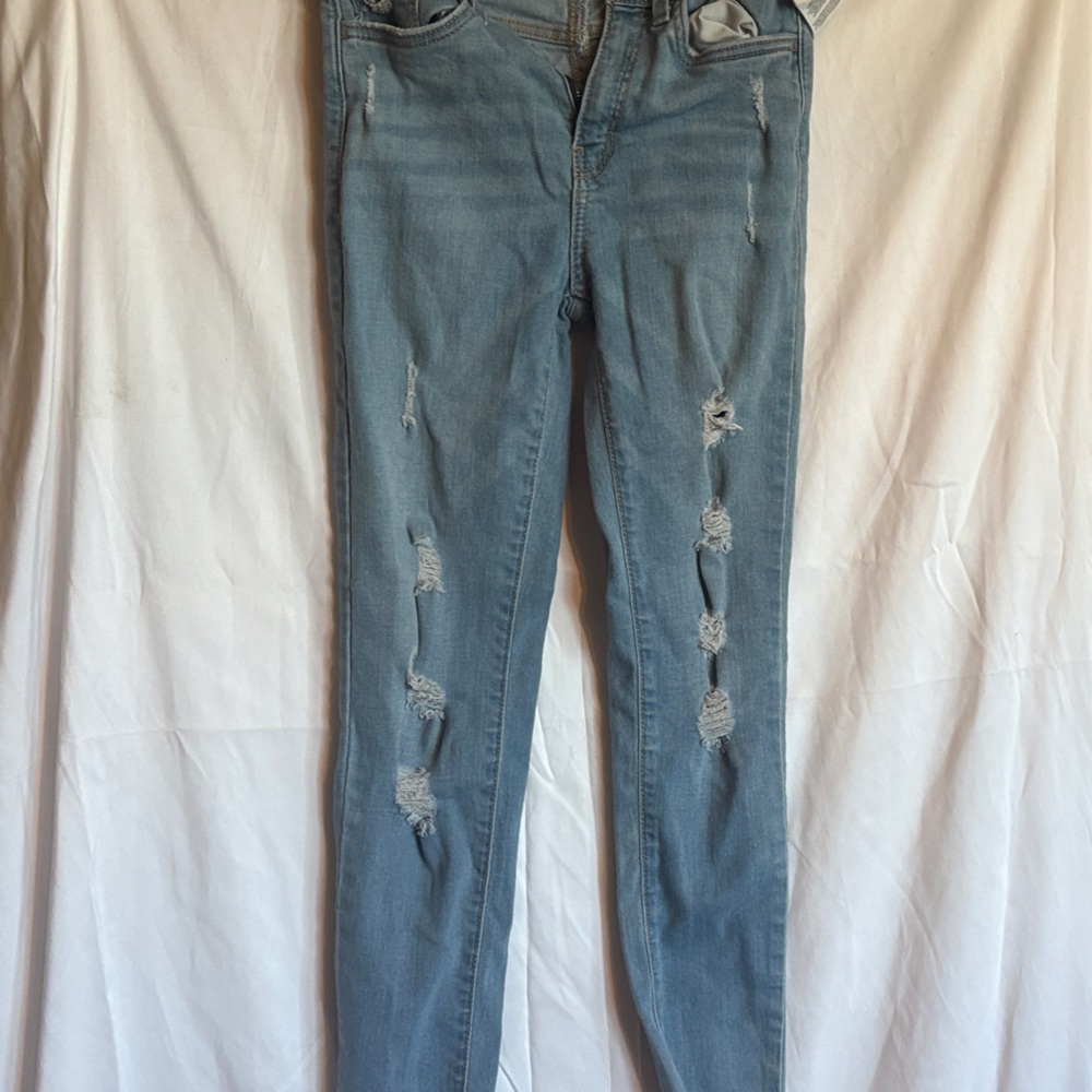 Levi's Women's Light Blue Distressed Skinny Jeans
